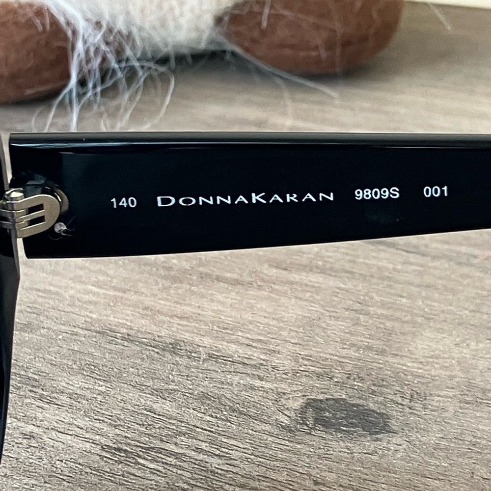 Donna Karan sun glasses - Picture 6 of 8